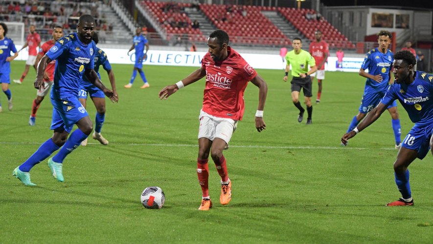 Soi kèo Nimes vs Marignane